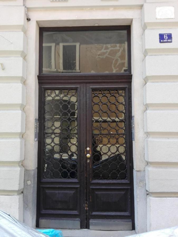 Elegante Appartamento Vicino Alla Stazione - Gold Trieste Extérieur photo